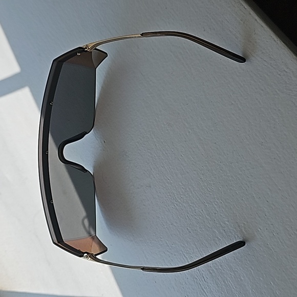 Versace Men's Sunglasses - Picture 4 of 16